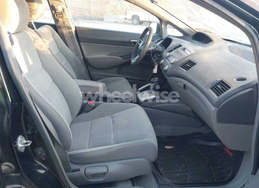 Photo 5 of 2009 Honda Civic LX (VIN 19XFA16569E043147)