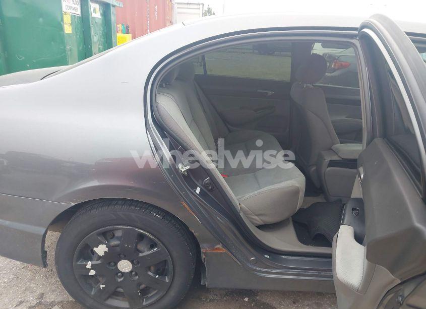 Photo 8 of 2009 Honda Civic LX (VIN 19XFA16569E050955)