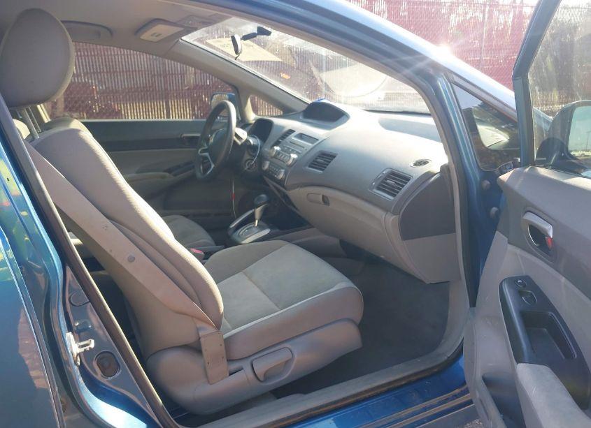 Photo 5 of 2009 Honda Civic LX (VIN 19XFA16579E006933)