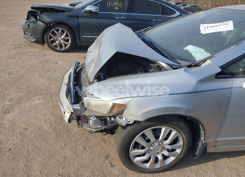 Photo 13 of 2009 Honda Civic LX (VIN 19XFA16579E046302)