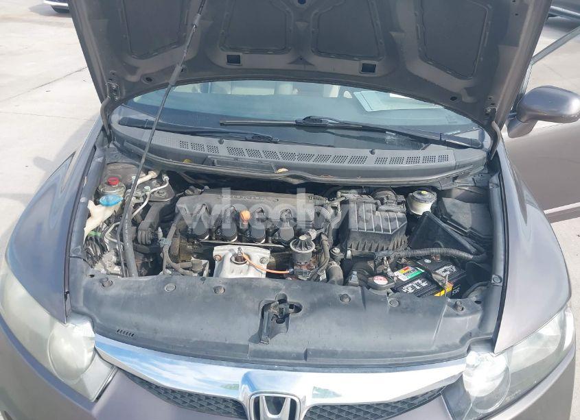 Photo 10 of 2009 Honda Civic LX (VIN 19XFA16579E047577)