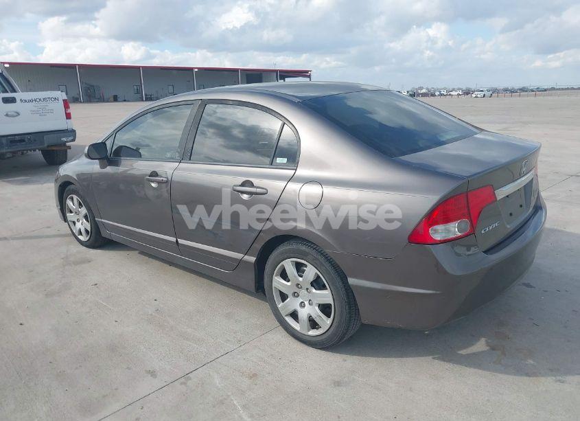Photo 3 of 2009 Honda Civic LX (VIN 19XFA16579E047577)