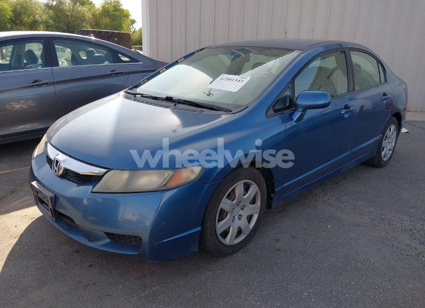 Photo 2 of 2009 Honda Civic LX (VIN 19XFA16589E007721)