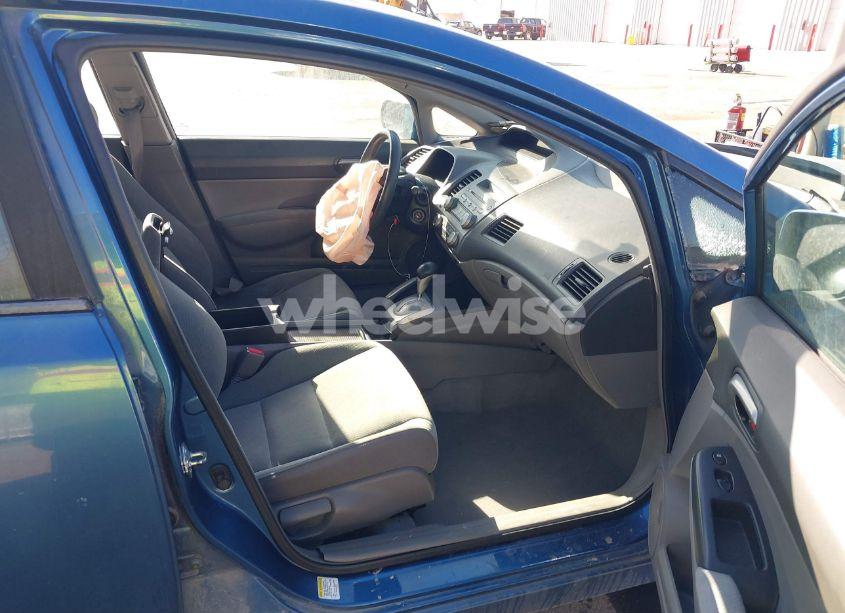 Photo 5 of 2009 Honda Civic LX (VIN 19XFA16589E027354)