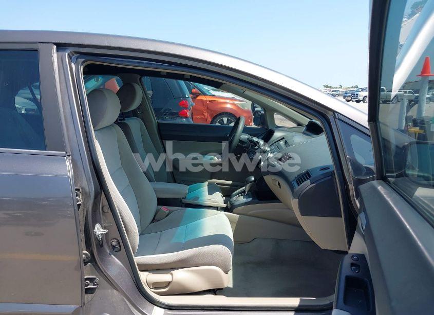 Photo 5 of 2009 Honda Civic LX (VIN 19XFA16599E018159)