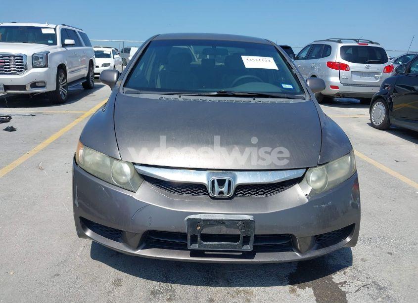 Photo 6 of 2009 Honda Civic LX (VIN 19XFA16599E018159)