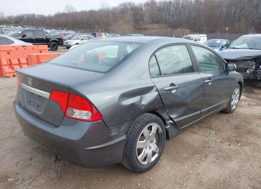 Photo 4 of 2009 Honda Civic LX (VIN 19XFA16599E040954)