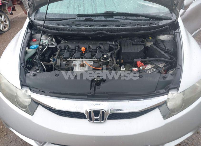Photo 10 of 2009 Honda Civic LX (VIN 19XFA16599E050724)