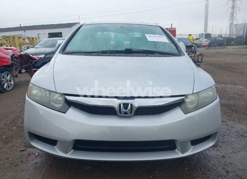 Photo 12 of 2009 Honda Civic LX (VIN 19XFA16599E050724)