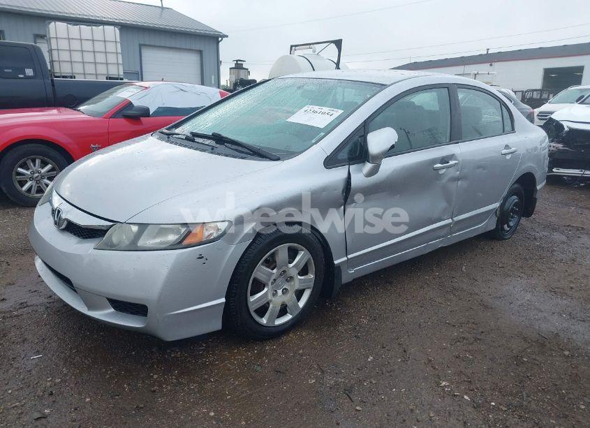 Photo 2 of 2009 Honda Civic LX (VIN 19XFA16599E050724)