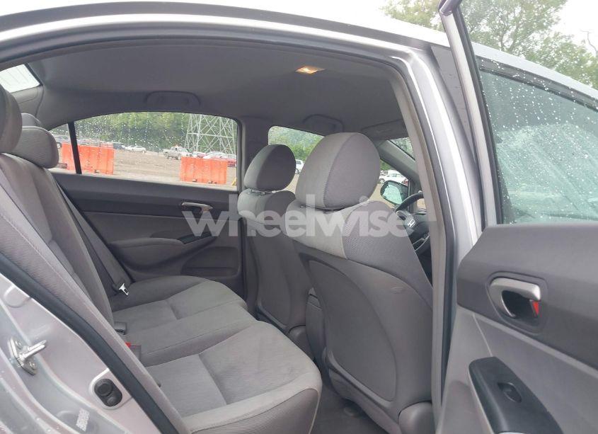 Photo 8 of 2009 Honda Civic LX (VIN 19XFA16599E050724)