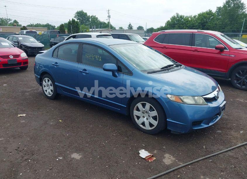 2009 Honda Civic LX (VIN 19XFA165X9E001886) main photo