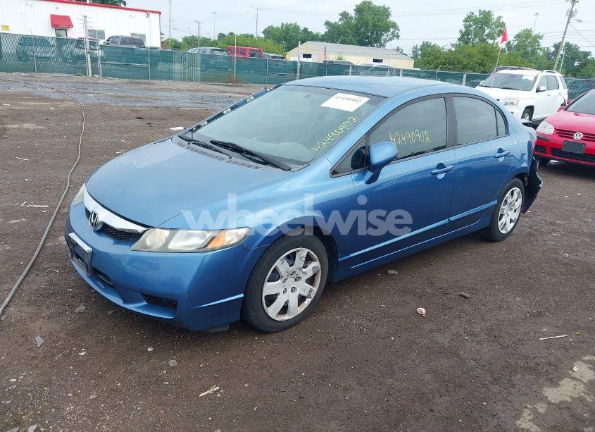 Photo 2 of 2009 Honda Civic LX (VIN 19XFA165X9E001886)