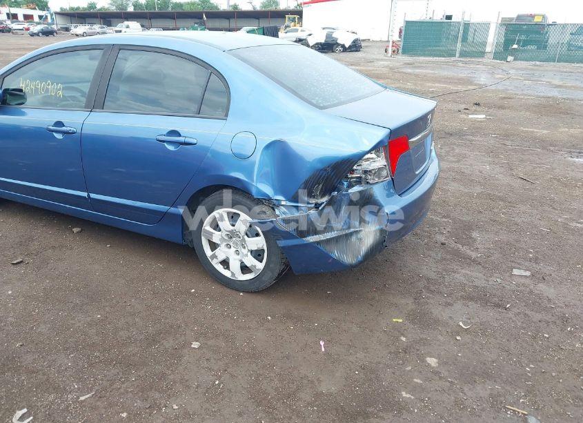 Photo 6 of 2009 Honda Civic LX (VIN 19XFA165X9E001886)