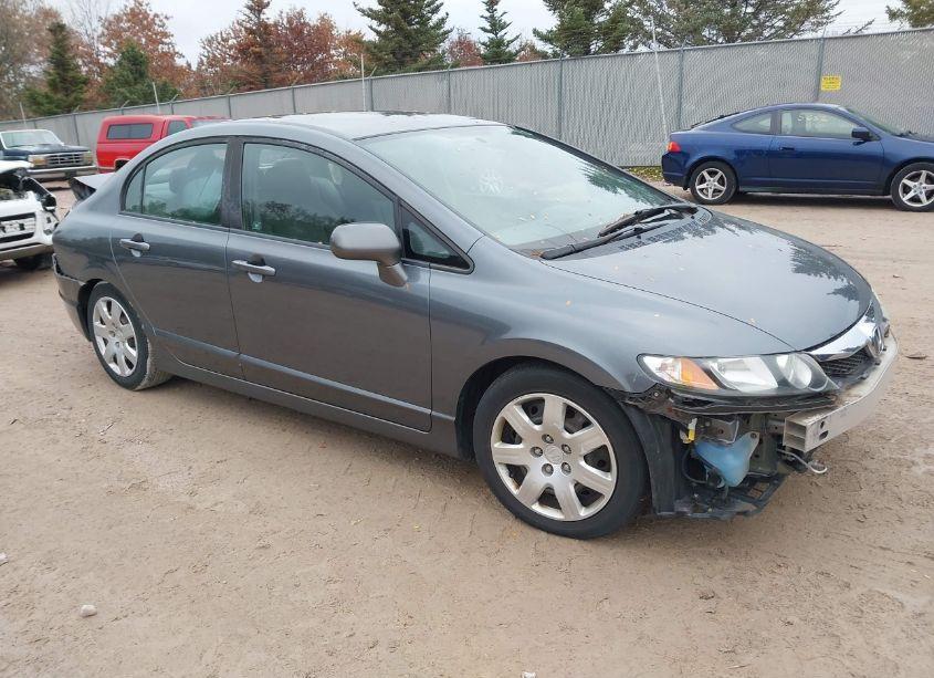 2010 Honda Civic LX (VIN 19XFA1E50AE053565) main photo