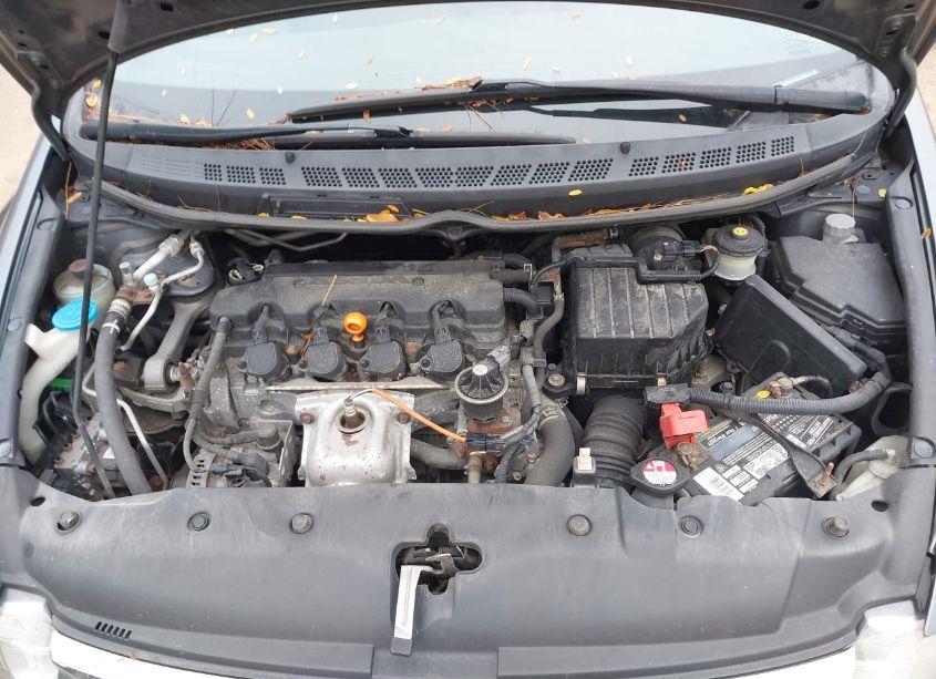 Photo 10 of 2010 Honda Civic LX (VIN 19XFA1E50AE053565)