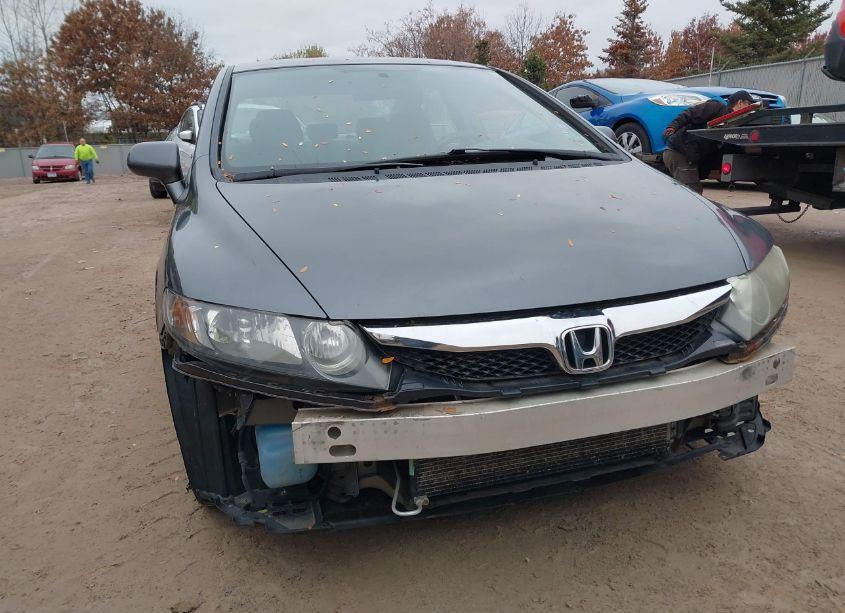 Photo 6 of 2010 Honda Civic LX (VIN 19XFA1E50AE053565)