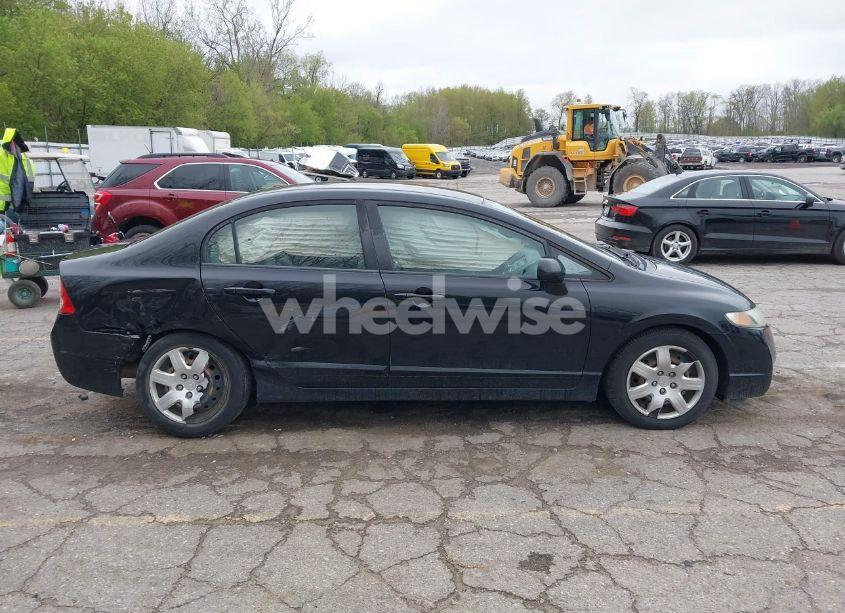 Photo 13 of 2010 Honda Civic LX (VIN 19XFA1F50AE004283)