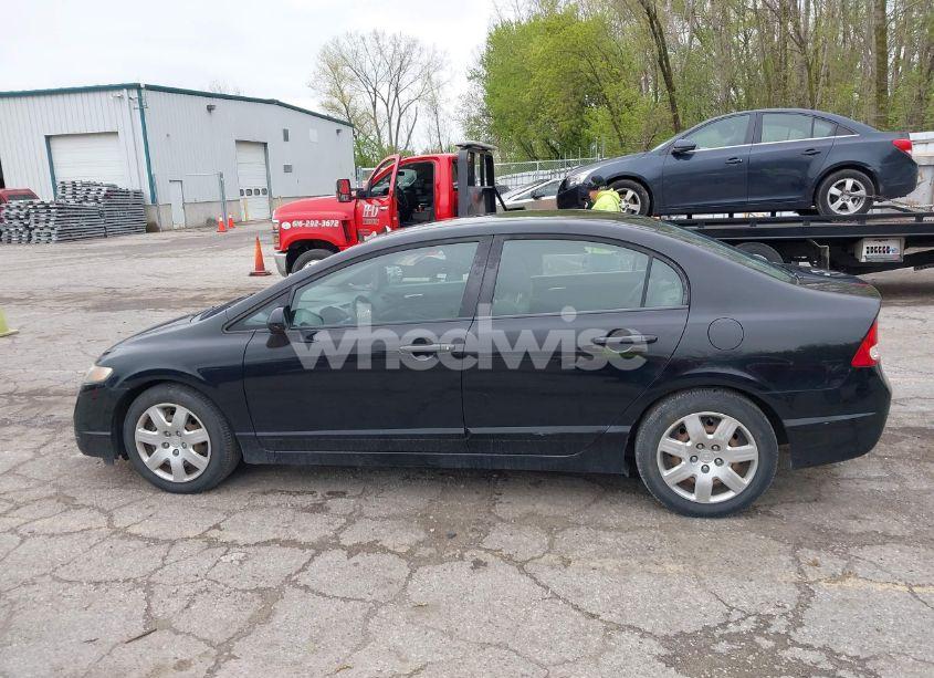 Photo 14 of 2010 Honda Civic LX (VIN 19XFA1F50AE004283)