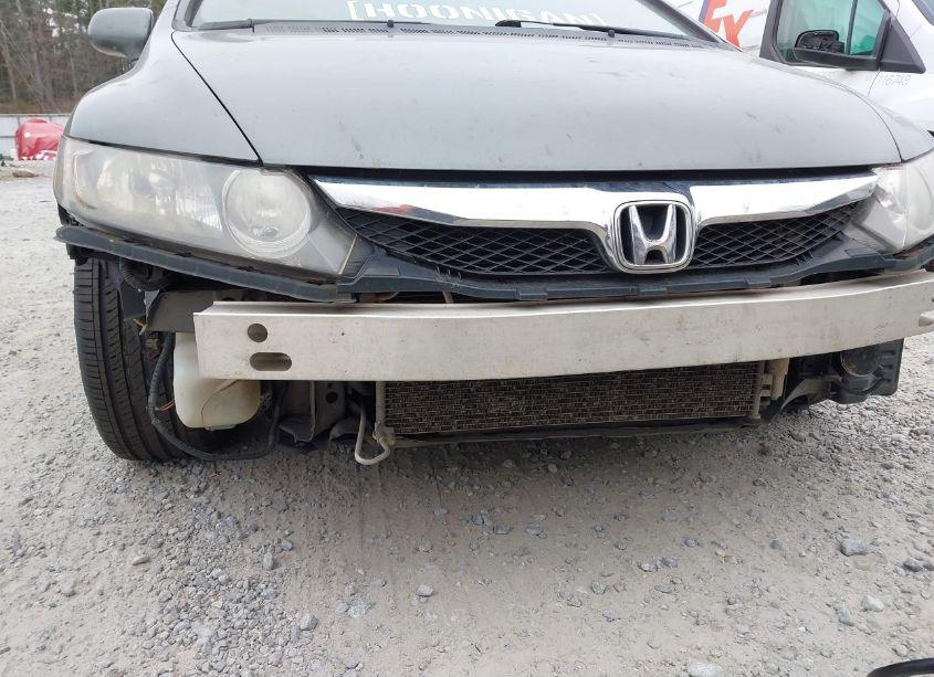 Photo 6 of 2010 Honda Civic LX (VIN 19XFA1F50AE043780)