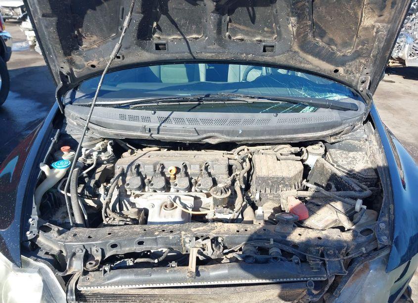 Photo 10 of 2010 Honda Civic LX (VIN 19XFA1F50AE051197)