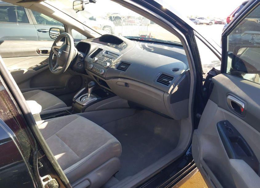 Photo 5 of 2010 Honda Civic LX (VIN 19XFA1F50AE051197)