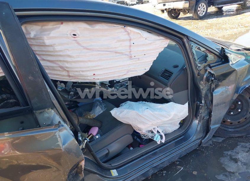 Photo 5 of 2010 Honda Civic LX (VIN 19XFA1F50AE061888)