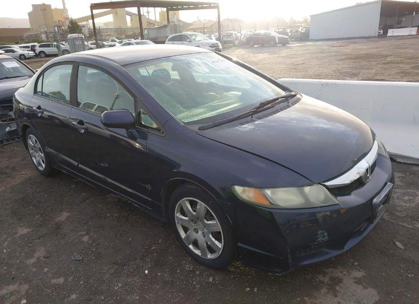 2010 Honda Civic LX (VIN 19XFA1F50AE068937) main photo