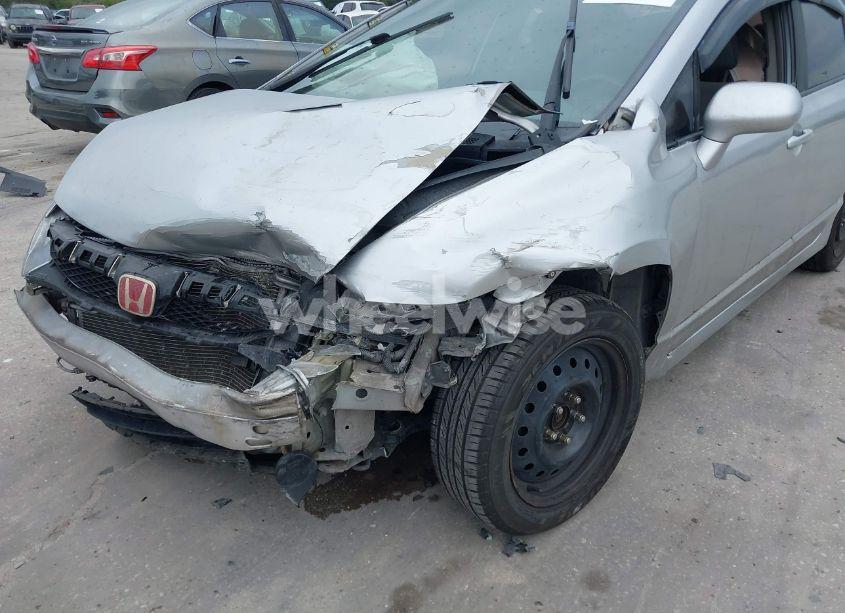 Photo 6 of 2010 Honda Civic LX (VIN 19XFA1F50AE075662)