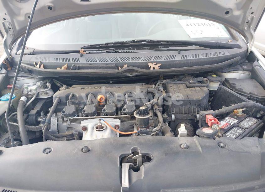 Photo 10 of 2010 Honda Civic LX (VIN 19XFA1F50AE084572)