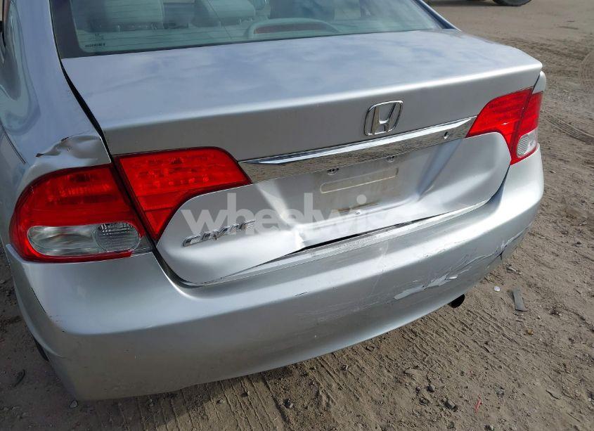 Photo 6 of 2010 Honda Civic LX (VIN 19XFA1F50AE084572)