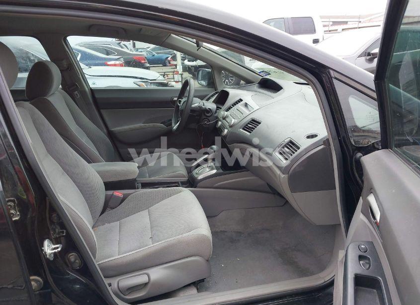 Photo 5 of 2011 Honda Civic LX (VIN 19XFA1F50BE033087)