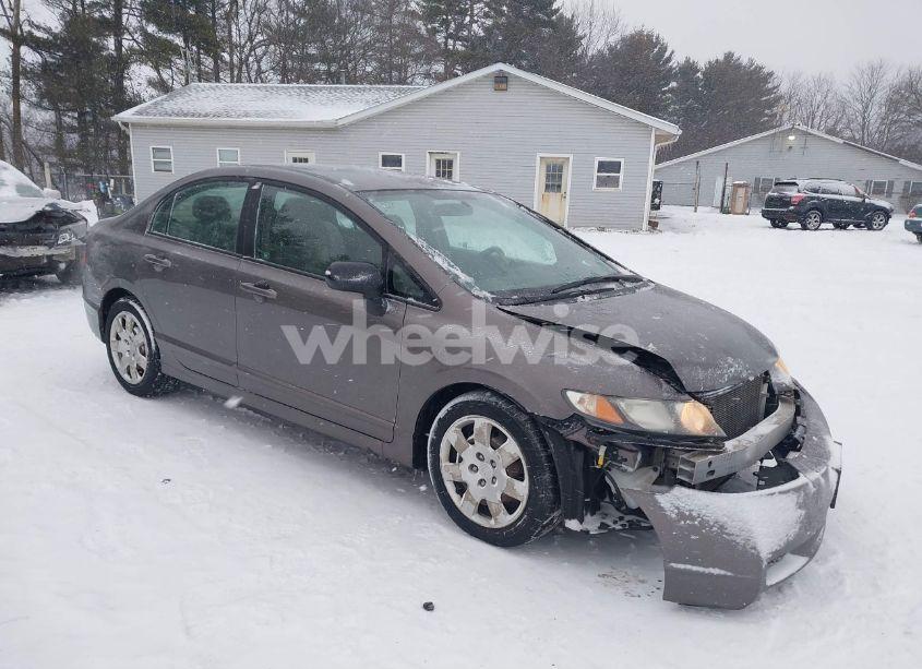2011 Honda Civic LX (VIN 19XFA1F50BE033915) main photo