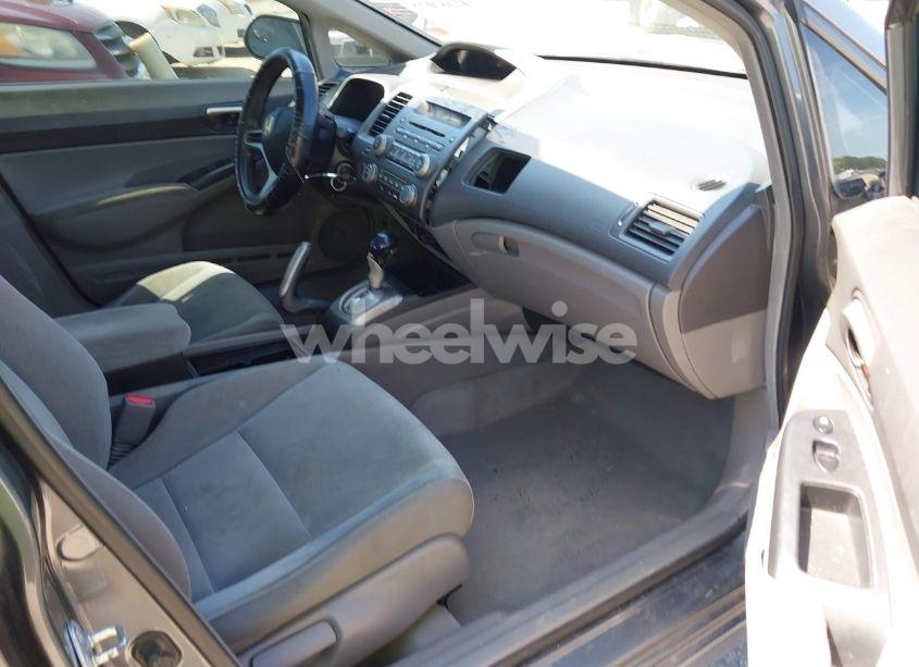 Photo 5 of 2011 Honda Civic LX (VIN 19XFA1F50BE044638)