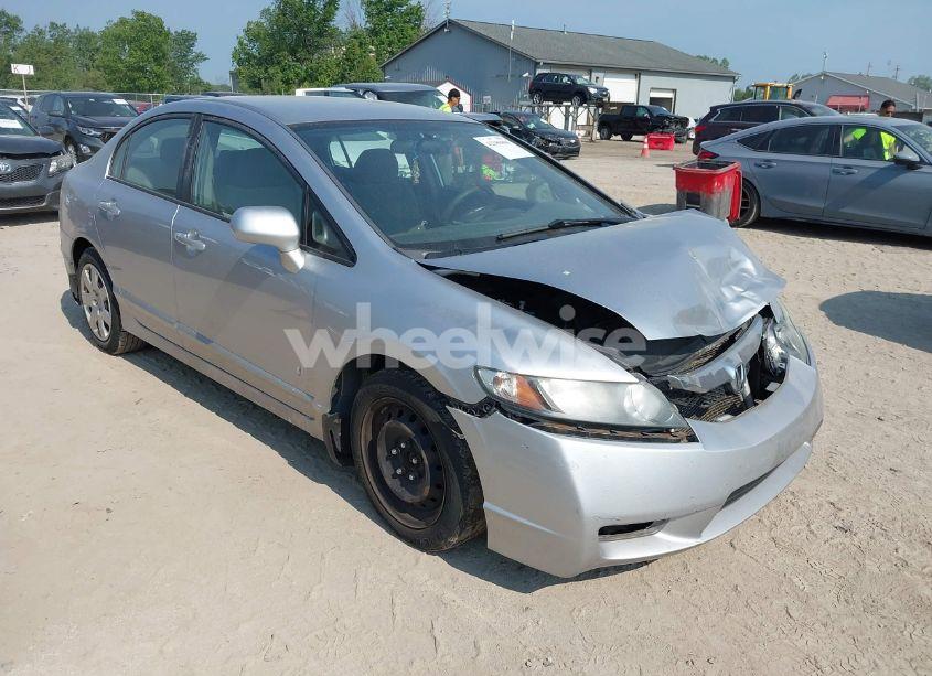 2010 Honda Civic LX (VIN 19XFA1F51AE007872) main photo