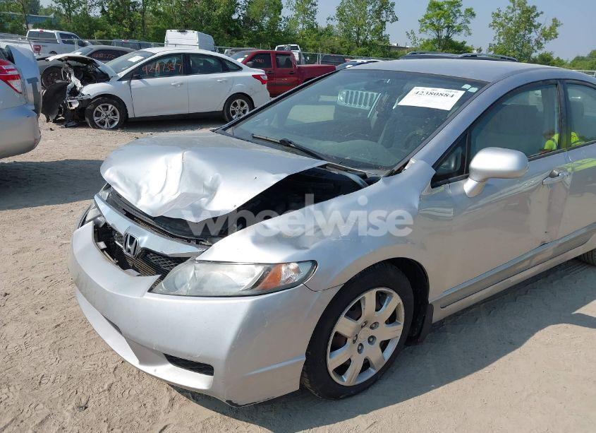 Photo 6 of 2010 Honda Civic LX (VIN 19XFA1F51AE007872)