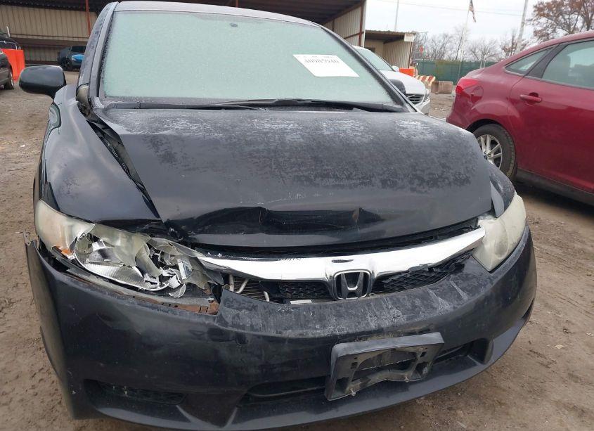 Photo 6 of 2010 Honda Civic LX (VIN 19XFA1F51AE038880)