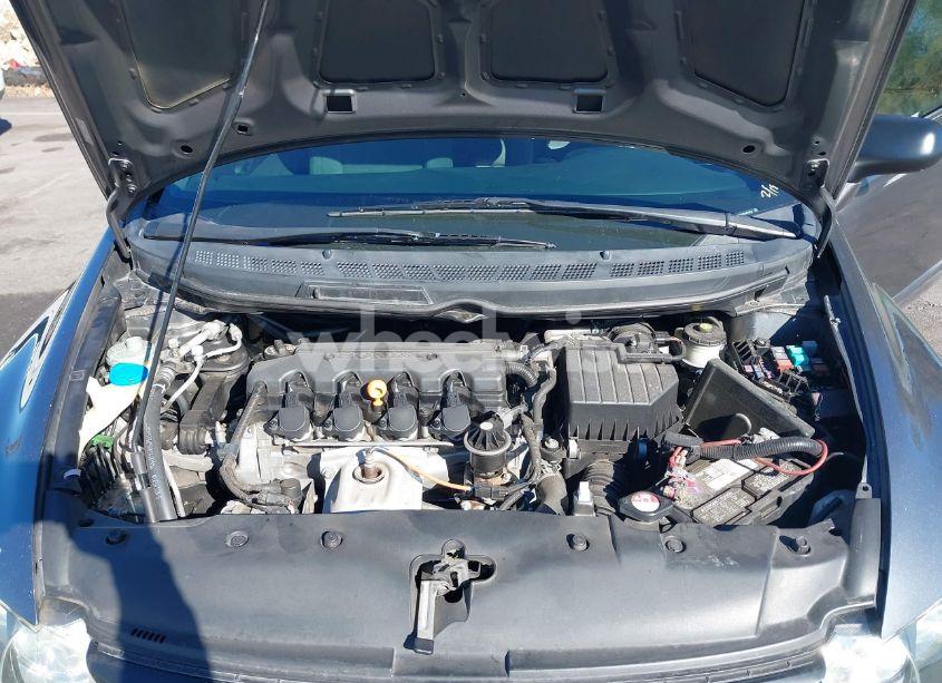 Photo 10 of 2010 Honda Civic LX (VIN 19XFA1F51AE061656)