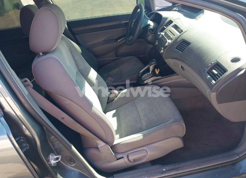 Photo 5 of 2010 Honda Civic LX (VIN 19XFA1F51AE061656)