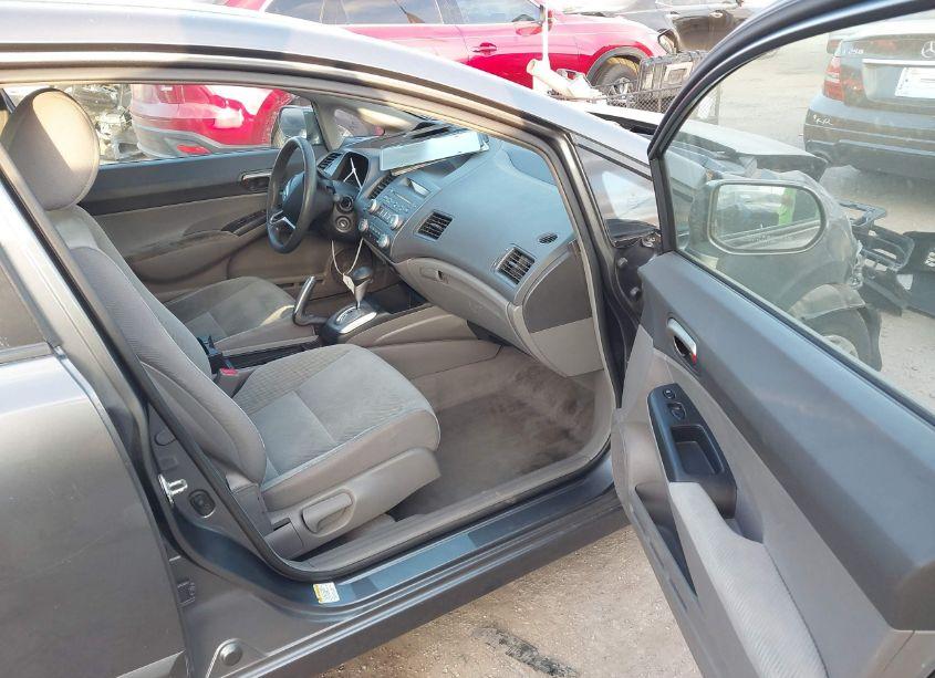 Photo 5 of 2011 Honda Civic LX (VIN 19XFA1F51BE004584)