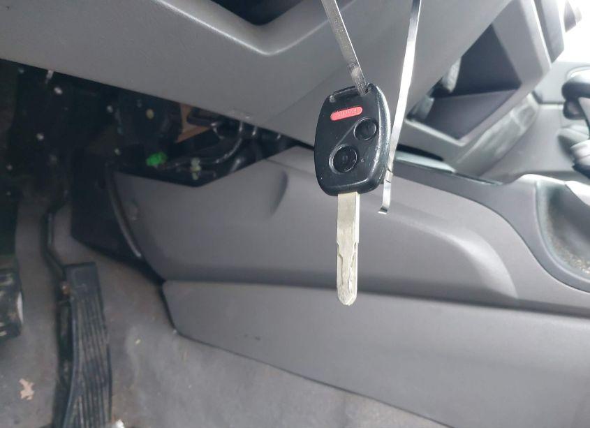 Photo 11 of 2011 Honda Civic LX (VIN 19XFA1F51BE006108)