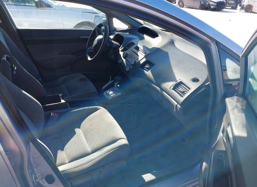 Photo 5 of 2011 Honda Civic LX (VIN 19XFA1F51BE006108)