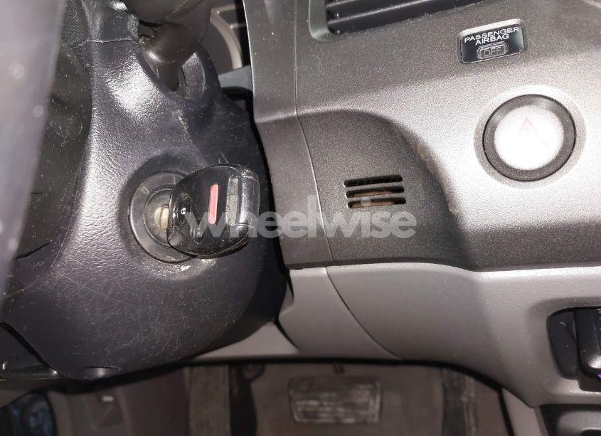 Photo 11 of 2011 Honda Civic LX (VIN 19XFA1F51BE036208)