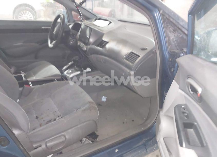 Photo 5 of 2011 Honda Civic LX (VIN 19XFA1F51BE046768)