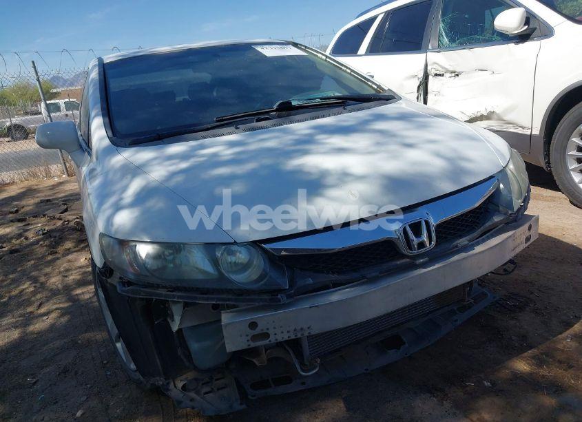 Photo 6 of 2010 Honda Civic LX (VIN 19XFA1F52AE013910)