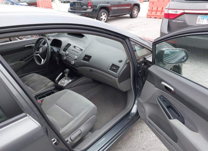 Photo 5 of 2010 Honda Civic LX (VIN 19XFA1F52AE083181)