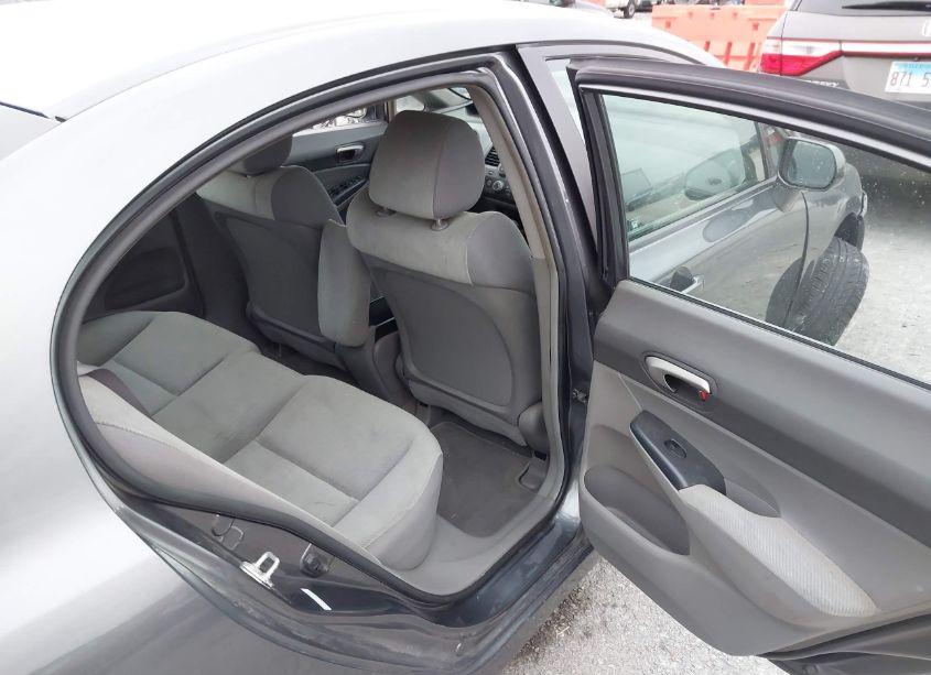 Photo 8 of 2010 Honda Civic LX (VIN 19XFA1F52AE083181)