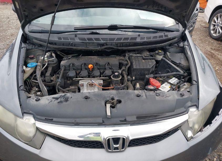 Photo 10 of 2011 Honda Civic LX (VIN 19XFA1F52BE007560)