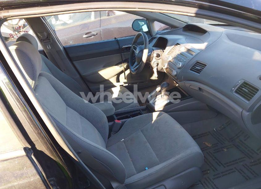 Photo 5 of 2011 Honda Civic LX (VIN 19XFA1F52BE010586)