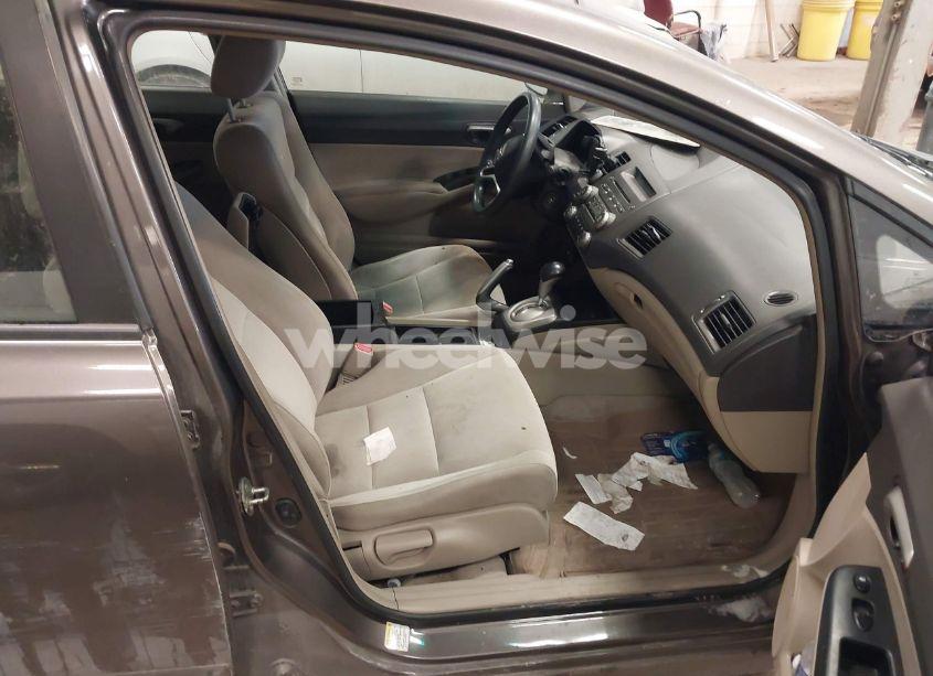 Photo 5 of 2011 Honda Civic LX (VIN 19XFA1F52BE016825)